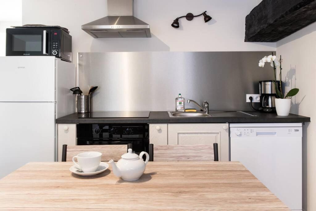 Beau T3 *** Pour 2 A 4 Pers Avec Patio Privatif
